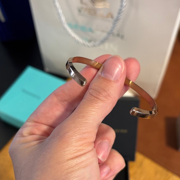 Daniel Wellington Rose Gold-Tone Cuff Bracelet - Picture 4 of 7